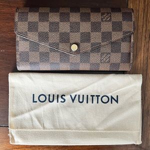 Used Louis Vuitton Sarah Wallet